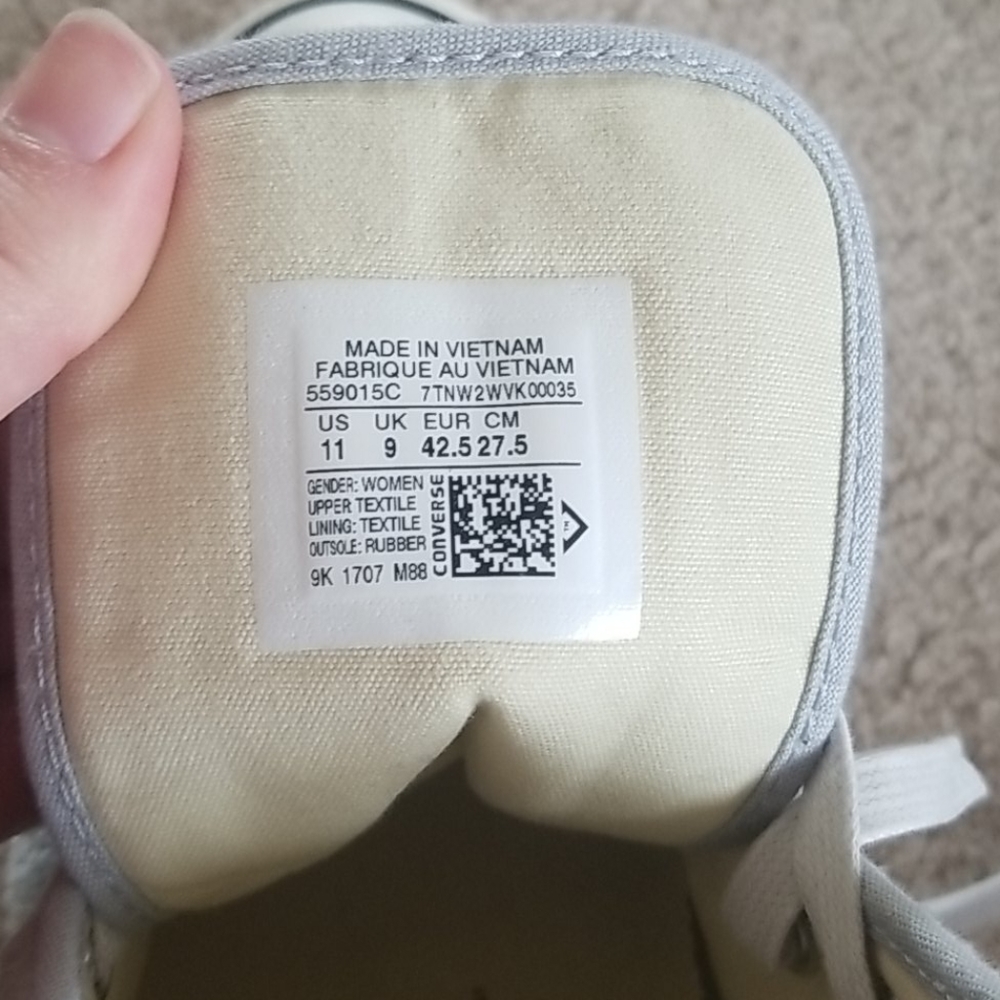🌲Fuzzy Converse women's size 11 - Picture 4 of 5